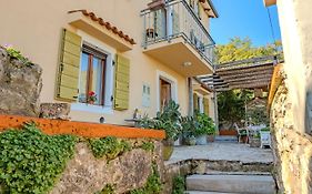 Anamaria Rustic Apartments